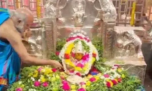 శ్రీ కనక మహాలక్ష్మి అమ్మవారికి తులసీ దళార్చన
