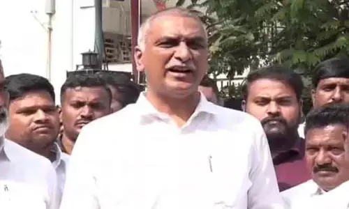 డెస్క్ జర్నలిస్టులు ఏం పాపం చేశారు.. ప్రభుత్వంపై మాజీ మంత్రి హరీశ్‌రావు ఫైర్