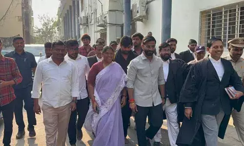 నాంపల్లి కోర్టుకు మంత్రి సీతక్క, ఎమ్మెల్సీ బల్మూరి వెంకట్ హాజరు.. విచారణ వాయిదా