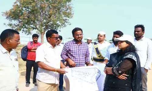ఇంటిగ్రేటెడ్ పాఠశాల నిర్మాణ పనులు త్వరగా పూర్తి చేయాలి : క‌లెక్ట‌ర్ ఇలా త్రిపాఠి