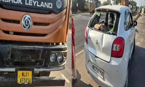స్పీడ్ బ్రేక‌ర్ల వ‌ద్ద కారును ఢీ కొన్న లారీ