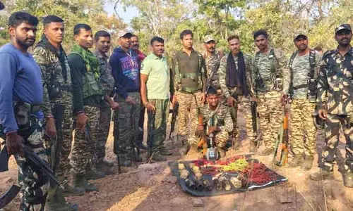 కర్రెగుట్టల్లో బయటపడుతున్న IED బాంబులు.. రోడ్డు పనులు కొనసాగిస్తున్న బలగాలు