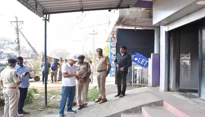 నిజామాబాద్ నగరంలో రెచ్చిపోయిన దొంగలు నిజామాబాద్ నగరంలో రెచ్చిపోయిన దొంగలు