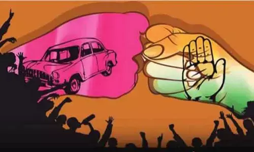 రాజుకుంటున్నరాజకీయ వేడి