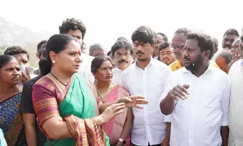 ‘మీ ఎమ్మెల్యే చదువుకున్నోడు.. విజ్ఞుడు’: కవిత ఆసక్తికర వ్యాఖ్యలు