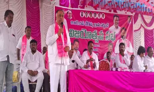 నూతన సర్పంచులను అభినందించిన కందాళ ఉపేందర్ రెడ్డి