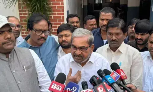 జీవో 252 పై మంత్రులు, ఎమ్మెల్యేలకు వినతిపత్రం: అల్లం నారాయణ