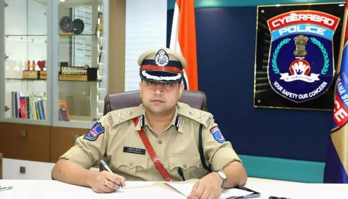 సైబరాబాద్ CP ఐడియా అదుర్స్.. విద్యార్థులకు భారీ ఉపశమనం.. సైబరాబాద్ CP ఐడియా అదుర్స్.. విద్యార్థులకు భారీ ఉపశమనం..