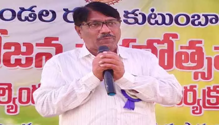 రజకులు అన్ని రంగాల్లో రాణించాలి : మోటార్ వెహికిల్ ఇన్ స్పెక్టర్ సంగం వెంకట పుల్లయ్య. రజకులు అన్ని రంగాల్లో రాణించాలి : మోటార్ వెహికిల్ ఇన్ స్పెక్టర్ సంగం వెంకట పుల్లయ్య.