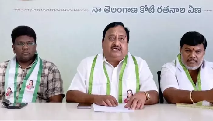 జీవో 252ను రద్దు చేసి.. జర్నలిస్టులందరికీ అక్రెడిటేషన్లు ఇవ్వాల్సిందే: తెలంగాణ జాగృతి డిమాండ్ జీవో 252ను రద్దు చేసి.. జర్నలిస్టులందరికీ అక్రెడిటేషన్లు ఇవ్వాల్సిందే: తెలంగాణ జాగృతి డిమాండ్