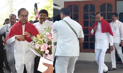 అసెంబ్లీకి చేరుకున్న మాజీ సీఎం కేసీఆర్
