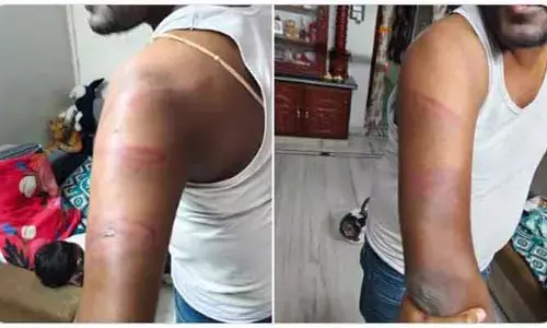 పోలీసుల తీరుపై ఆర్యవైశ్యుల ఆగ్రహం