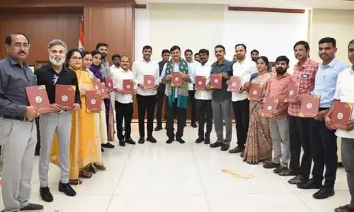 ప్రభుత్వ పథకాలను ప్రజ‌ల్లోకి తీసుకెళ్లండి : పొంగులేటి