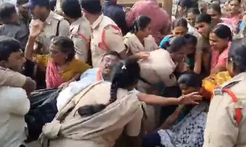 Breaking: ఎస్. రాయవరంలో ఉద్రిక్తత