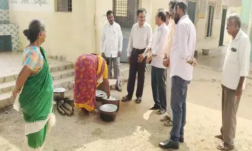 విద్యార్థుల భోజనంపై ప్రత్యేక దృష్టి :  ఎంపీడీవో హుస్సెన్