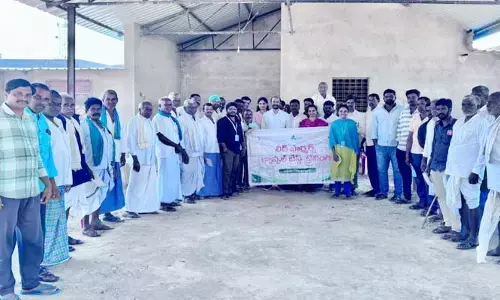 డికంప‌ల్లి  రైతుల‌కు ఆధునిక వ‌రి సాగుపై అవ‌గాహ‌న