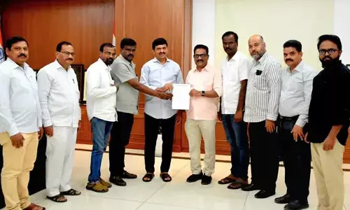 డెస్క్ జర్నలిస్టులకూ న్యాయం చేయండి.. మంత్రి పొంగులేటికి విజ్ఞప్తి