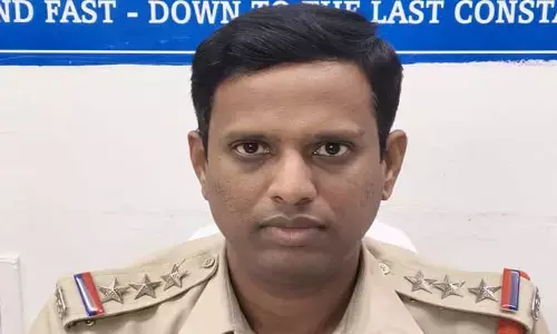 న్యూ ఇయ‌ర్ వేడుక‌లు ప్ర‌శాంతంగా జ‌రుపుకోవాలి : సీఐ క‌మ‌లాక‌ర్