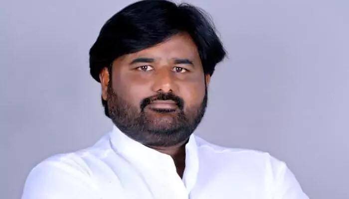 పీఏసీఎస్ చైర్మన్ పై ఆశ..! పీఏసీఎస్ చైర్మన్ పై ఆశ..!
