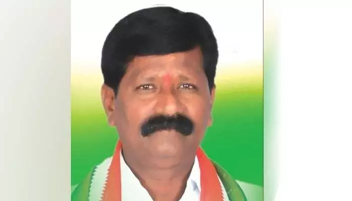40 ఏళ్ల కాంగ్రెస్ సేవలకు ప్రతిఫలం సస్పెన్షన్ 40 ఏళ్ల కాంగ్రెస్ సేవలకు ప్రతిఫలం సస్పెన్షన్
