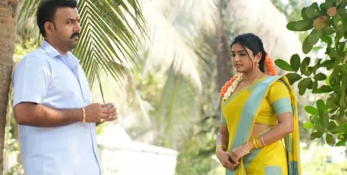 తరుణ్ భాస్కర్ - ఈషా రెబ్బ పెళ్లి.. అప్పగింతలు.. వీడియో వైరల్ తరుణ్ భాస్కర్ - ఈషా రెబ్బ పెళ్లి.. అప్పగింతలు.. వీడియో వైరల్