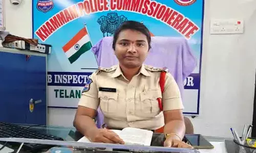న్యూ ఇయ‌ర్ వేడుక‌లు రోడ్ల‌పై జ‌రప‌వ‌ద్దు : ఎస్సై  నార బోయిన సంధ్య