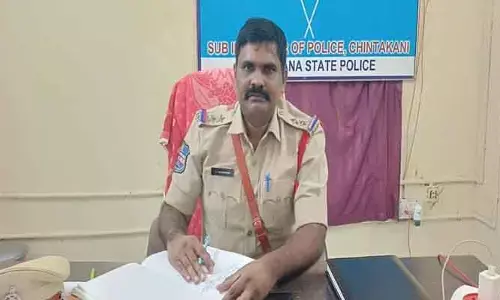 న్యూ ఇయర్ వేళ హద్దులు దాటితే కఠిన చర్యలు తప్పవు : చింతకాని ఎస్సై వీరేందర్