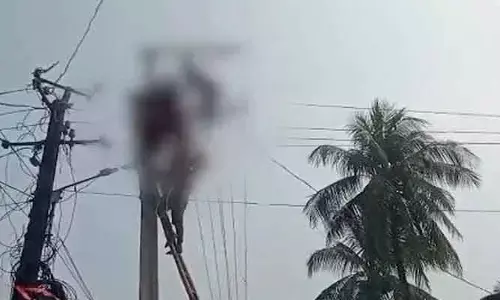అకస్మాత్తుగా విద్యుత్ సరఫరా.. ఇద్దరు కార్మికులకు గాయాలు