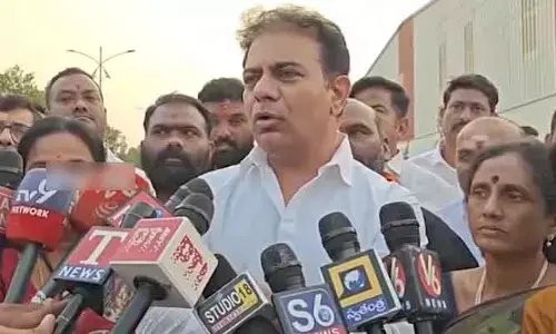 సంక్రాంతిలోపు ‘వర్కర్ టు ఓనర్’ పథకం ప్రారంభించాలి.. మాజీ మంత్రి కేటీఆర్ డిమాండ్