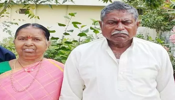 జనగామ జిల్లాలో విషాదం.. వృద్ధ దంపతులు ఆత్మహత్య జనగామ జిల్లాలో విషాదం.. వృద్ధ దంపతులు ఆత్మహత్య