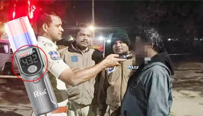 వారెవ్వా డ్రంక్ అండ్ డ్రైవ్ చరిత్రలో రికార్డు..! మీటర్ బద్దలయ్యే రీడింగ్ నమోదు వారెవ్వా డ్రంక్ అండ్ డ్రైవ్ చరిత్రలో రికార్డు..! మీటర్ బద్దలయ్యే రీడింగ్ నమోదు