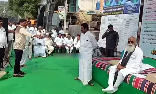 JC Prabhakar Reddy: తాడిపత్రిలో జేసీ ప్రభాకర్ రెడ్డి దీక్ష షురూ..