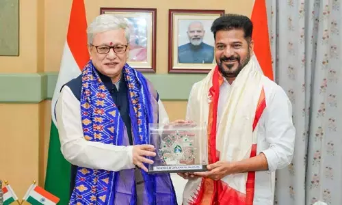 Lok Bhavan: లోక్‌భవన్‌లో గవర్నర్‌ను కలిసిన సీఎం రేవంత్ రెడ్డి