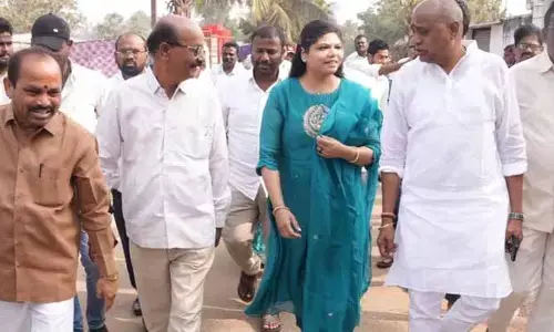బొత్స రాజకీయ వారసురాలిగా అనూష.. అమ్మ సెంటిమెంట్ కలిసివస్తుందా?