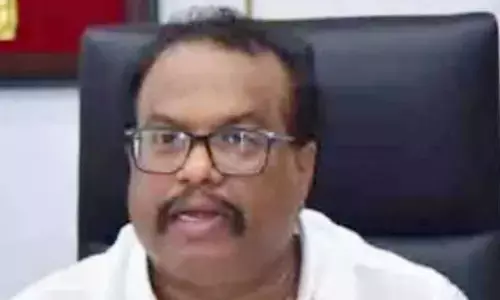 యాదగిరిగుట్ట ఆలయ ఈవో రాజీనామా
