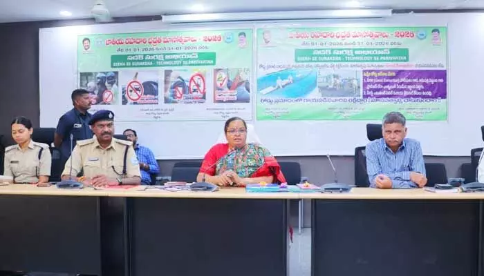 రోడ్డు భద్రత నియమాలు పాటించాలి : కలెక్టర్ కే. హైమావతి రోడ్డు భద్రత నియమాలు పాటించాలి : కలెక్టర్ కే. హైమావతి