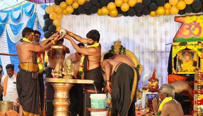 అయ్యప్ప శరణు ఘోషల మధ్య.. ఘనంగా 43వ మహాపూజ అయ్యప్ప శరణు ఘోషల మధ్య.. ఘనంగా 43వ మహాపూజ