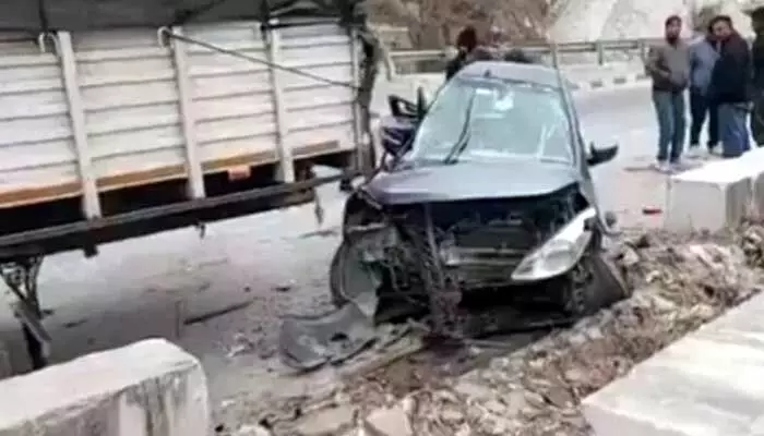Horrific Accident: రాష్ట్రంలో ఘోర రోడ్డు ప్రమాదం.. నలుగురు స్పాట్ డెడ్ Horrific Accident: రాష్ట్రంలో ఘోర రోడ్డు ప్రమాదం.. నలుగురు స్పాట్ డెడ్