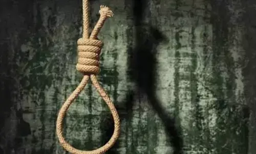 జెఎన్టీయు - గురజాడ వర్సిటీ విద్యార్థి బలవన్మరణం