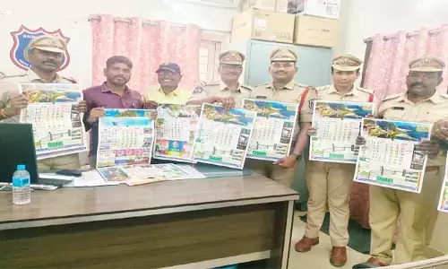 ప‌త్రిక రంగంలో దిశ నూతన ఒరవడి సృష్టించింది : సీఐ మ‌న్మ‌ధ‌కుమార్