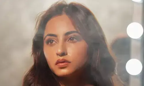 Niyati Fatnani looks hot in black