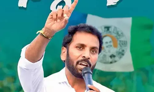 వైసీపీ నేత శిల్పా చక్రపాణికి బిగ్ షాక్.. టీడీపీలో చేరిన సన్నిహితుడు