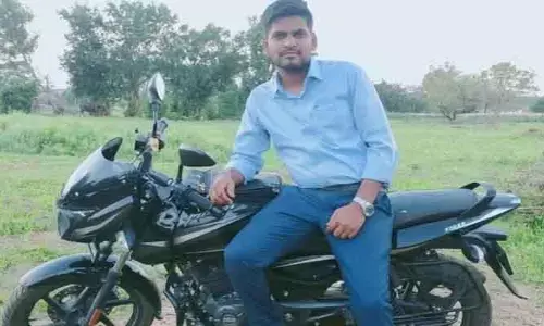 రోడ్డు ప్రమాదం.. చ‌ల్మెడ యువ‌కుడు మృతి