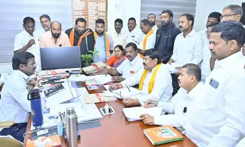 కార్పొరేషన్ పరిధిలో పెద్ద ఎత్తున దొంగ ఓట్ల కోసం కుట్రలు