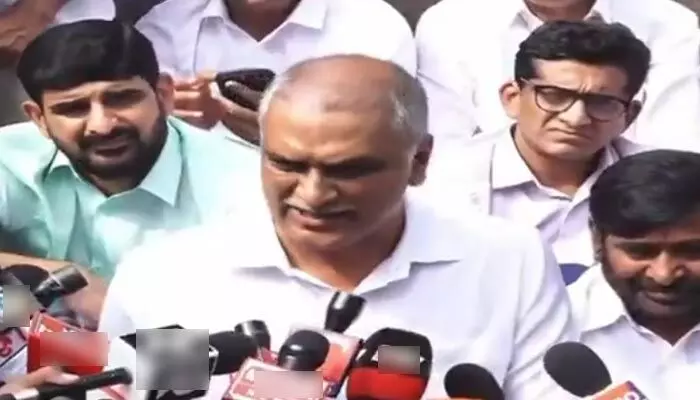 అసెంబ్లీని సీఎం బూతులమయం చేసిండు.. గన్పార్క్ వద్ద బీఆర్ఎస్ ఎమ్మెల్యేల ధర్నా అసెంబ్లీని సీఎం బూతులమయం చేసిండు.. గన్పార్క్ వద్ద బీఆర్ఎస్ ఎమ్మెల్యేల ధర్నా
