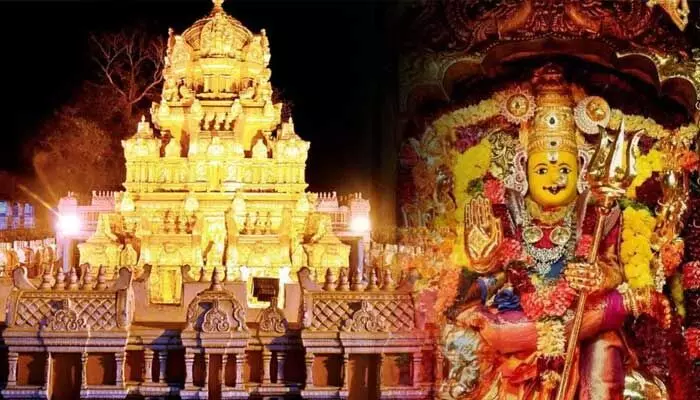 మంత్రుల జోక్యం.. దుర్గగుడి ప్రాబ్లం సాల్వ్ మంత్రుల జోక్యం.. దుర్గగుడి ప్రాబ్లం సాల్వ్
