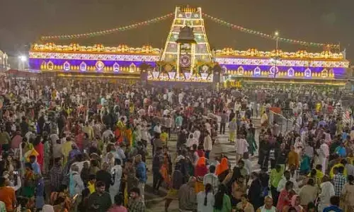 Tirumala: వైకుంఠద్వార దర్శనానికి పెరిగిన భక్తుల రద్దీ