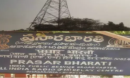 ఆ గ్రామంలో సెల్ ట‌వ‌ర్ నిల్.. ఫోన్లు ఫుల్