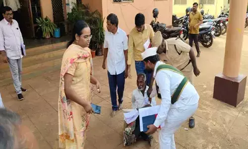 ఎమ్మార్వోపై జేసీ ఆగ్రహం...!