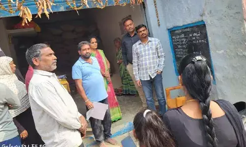 మేడ్చల్‌లో రేషన్ షాపుల పై విజిలెన్స్ ఆకస్మిక దాడులు